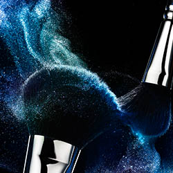 Advertising product retouching of Mac Brushes by Zeeto