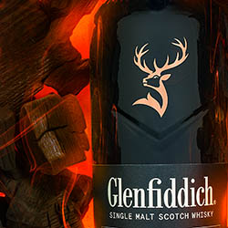 Creative product retouching of Glenfiddich by Zeeto