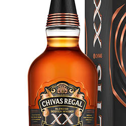 High-end product retouching of Chivas Ultis XX whisky bottle by Zeeto