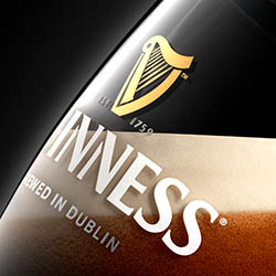 High-end product retouching of Guinness beer pour by Zeeto