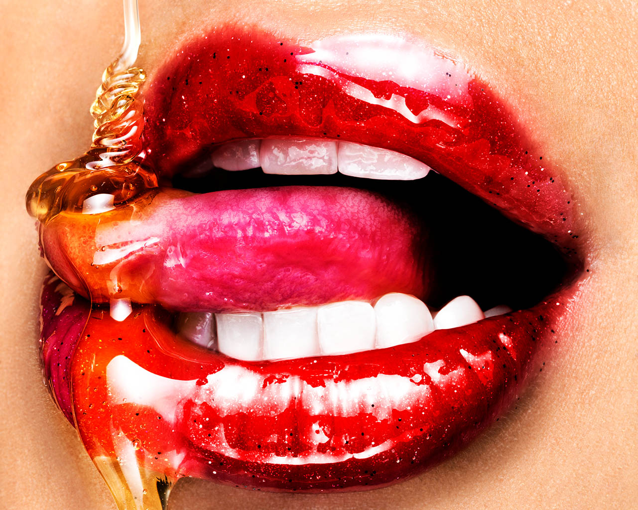 High-end advertising image retouching of Honey Lips by Zeeto