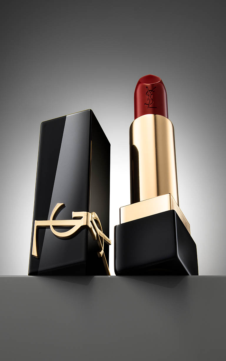 High-end advertising image retouching of Saint Laurent Lipstick by Zeeto