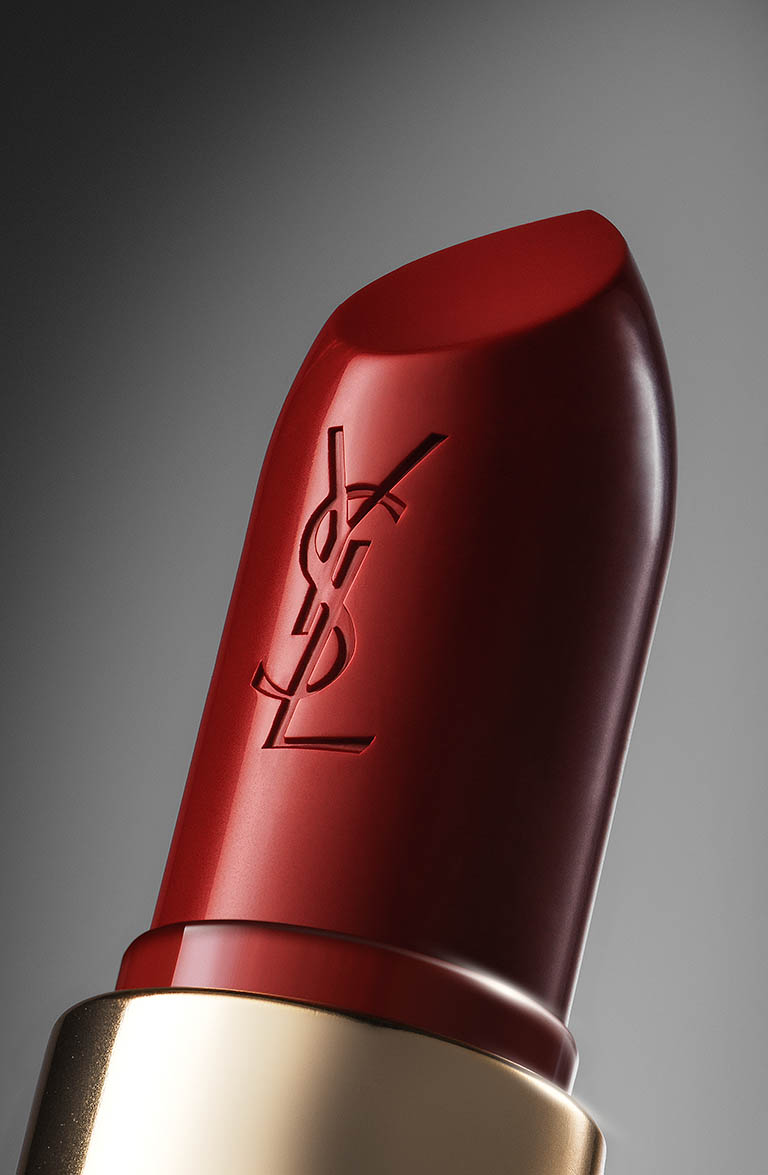 High-end advertising image retouching of Saint Laurent Lipstick by Zeeto