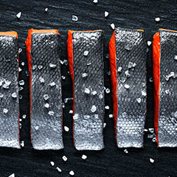 High-end product retouching of Salmon by Zeeto