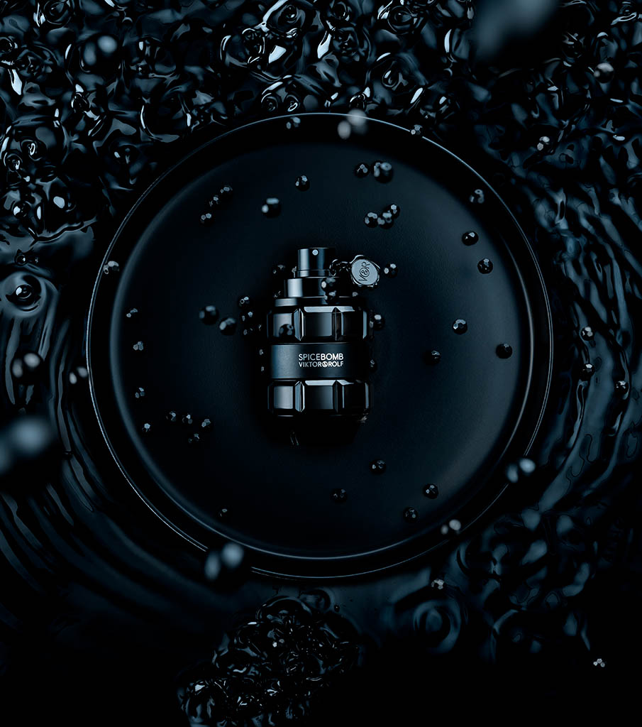 High-end advertising image retouching of Viktor Rolf Spicebomb by Zeeto